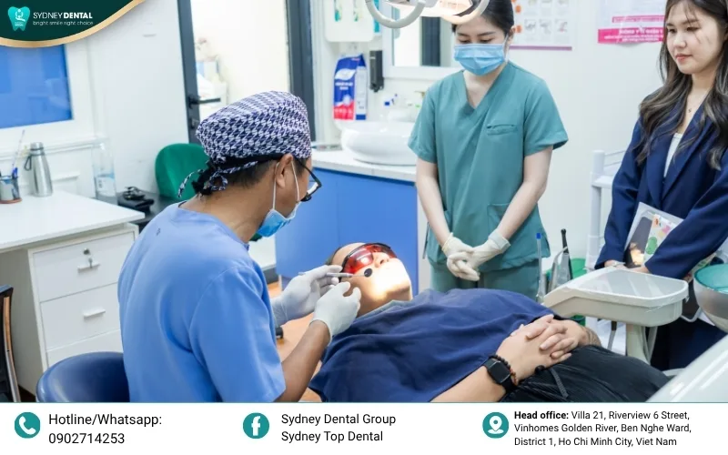 Zygoma Implant technique: An advanced solution for patients with severe bone atrophy, anchoring directly into the cheekbone.